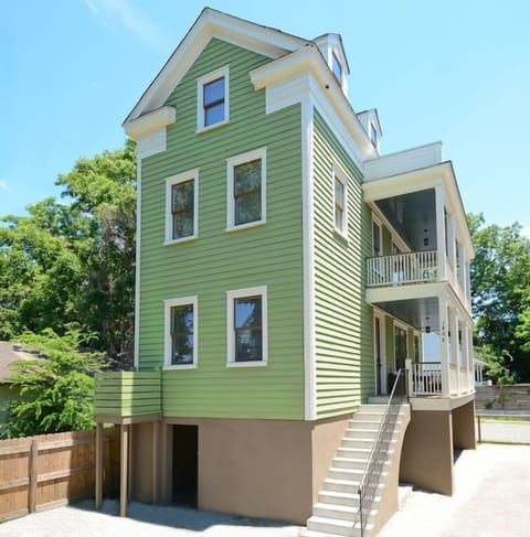 House 1 of 3... The Green House (Unit B) is 4 BR/2.5 BA. It has the largest living and dining area which is great for groups to spend time together.