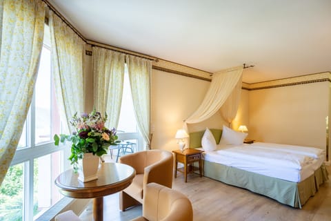 Deluxe Double Room | Minibar, in-room safe, desk, free WiFi