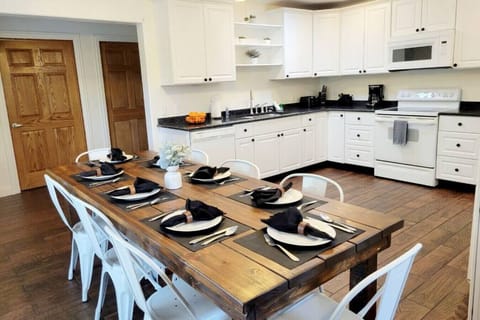 Kitchen & Dining Area | Access to Deck