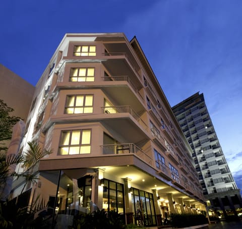 Front of property - evening/night