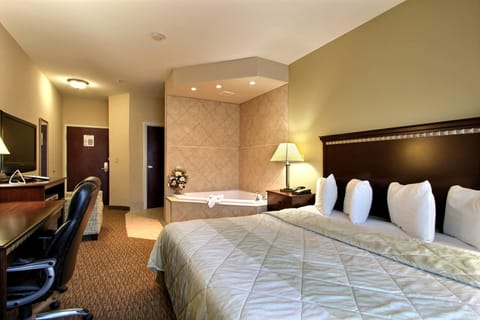 Standard Room, 1 King Bed, Non Smoking, Jetted Tub | Premium bedding, pillowtop beds, in-room safe, blackout drapes