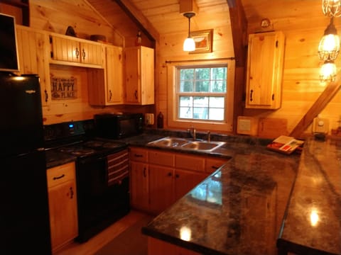 Clean and stocked with utincles