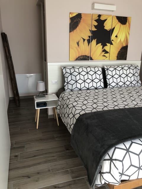 Family Condo | 1 bedroom, minibar, iron/ironing board, free WiFi