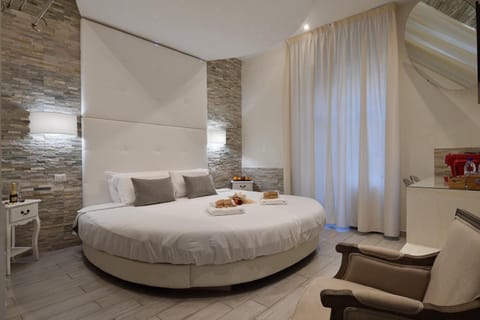 In-room safe, desk, blackout drapes, soundproofing