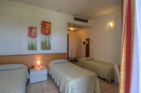 Free WiFi, bed sheets, wheelchair access