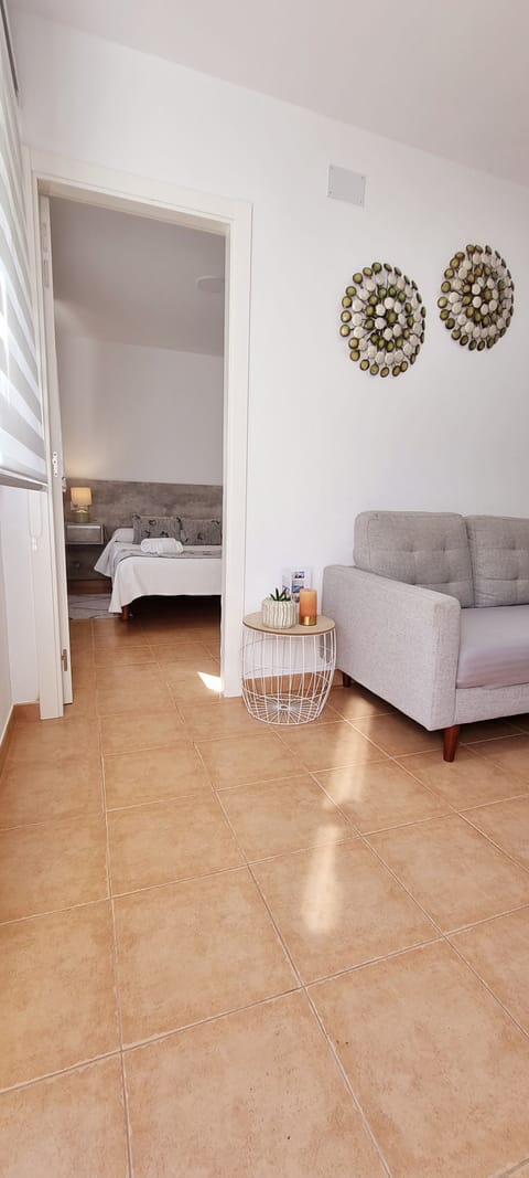 Junior Studio | Living area | TV