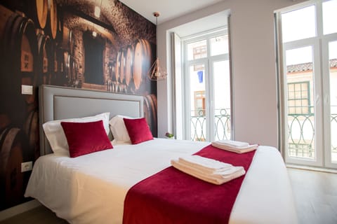 Studio, Balcony, River View (I) | Desk, soundproofing, iron/ironing board, cribs/infant beds