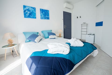 Design Double Room, 1 Queen Bed | Premium bedding, individually decorated, desk, blackout drapes