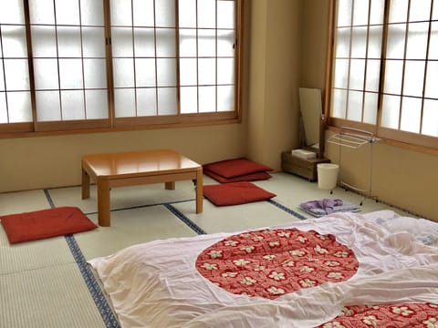 Japanese Style Twin Room with Shared Bathroom | Free WiFi