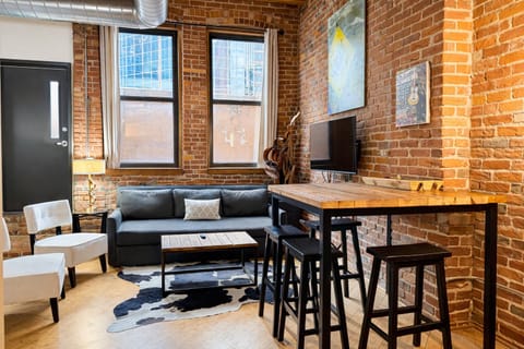 Living room with queen sleeper sofa.