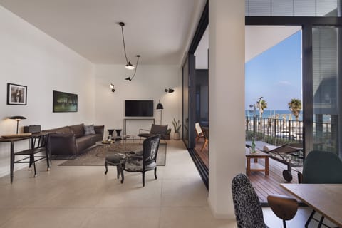 Apartment, 1 Bedroom, Balcony | In-room safe, blackout drapes, soundproofing, iron/ironing board