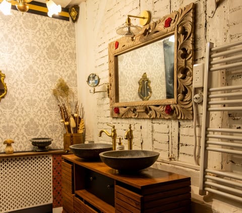 Superior Double Room, Ensuite, Garden View | Bathroom