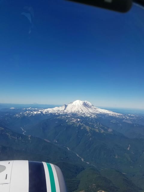Arriving at SeaTac Airport ...
Mt Rainer, Washington 