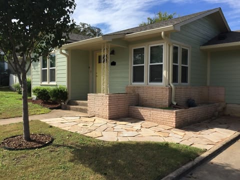 Welcome to House Pistachio