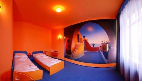 In-room safe, desk, WiFi (free), bed sheets
