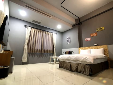 Economy Double Room (106) | Desk, soundproofing, rollaway beds, free WiFi