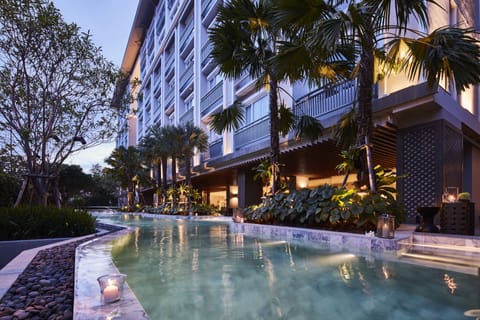 2 outdoor pools, pool umbrellas, sun loungers