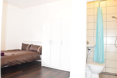 Desk, iron/ironing board, free WiFi, bed sheets