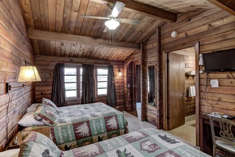 Desk, blackout drapes, free WiFi, bed sheets