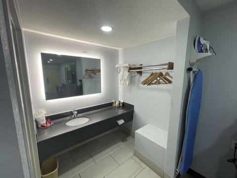 Standard Room, 2 Queen Beds, Non Smoking, Refrigerator & Microwave | Bathroom | Combined shower/tub, towels