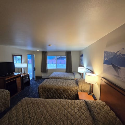 Classic Quadruple Room, Multiple Beds, Non Smoking, Corner | Desk, laptop workspace, blackout drapes, free WiFi