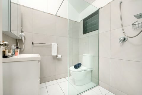 Studio, Beachside | Bathroom | Towels, soap, shampoo, toilet paper