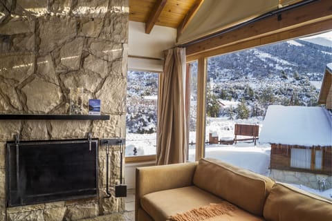 Deluxe Room, Multiple Beds, Mountain View (Deluxe Suite 2 Bed 2 Bath) | Living room | Smart TV, fireplace, DVD player, heated floors