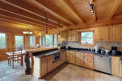 8b31c3fb b6a3 4daf 9379 475f97f625ce