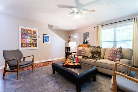 Welcome to hip Paristown and Your New KY Home!!