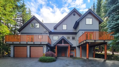 Welcome to Lorimer Ridge Lodge!