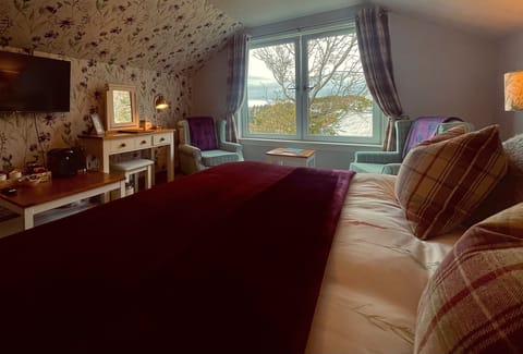 Superior Double Room | Hypo-allergenic bedding, individually decorated, individually furnished