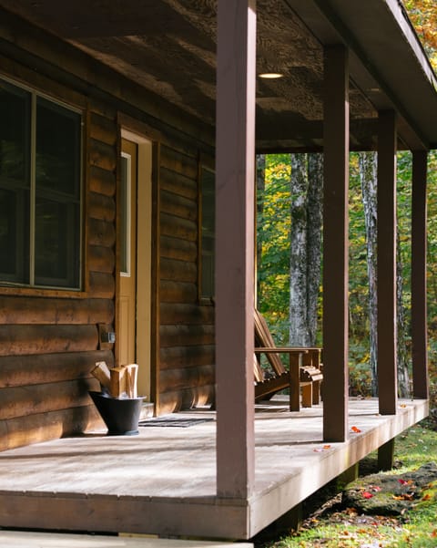 Cabin, 2 Bedrooms | Individually decorated, individually furnished, laptop workspace