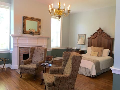 Desk, iron/ironing board, free WiFi, wheelchair access