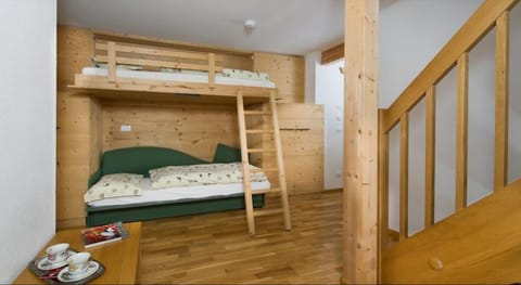 Suite, Mountain View | In-room safe, desk, free cribs/infant beds, free WiFi