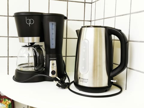 Coffee maker & kettle