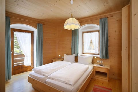 Quadruple Room, Multiple Beds, Non Smoking | Desk, soundproofing, bed sheets, wheelchair access