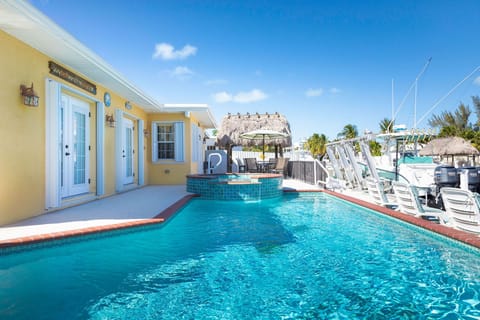 Heated Pool with Jacuzzi
