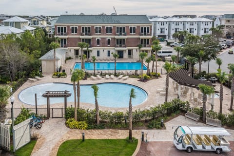 2 brand new pools and a large hot tub! Free tram to beach!