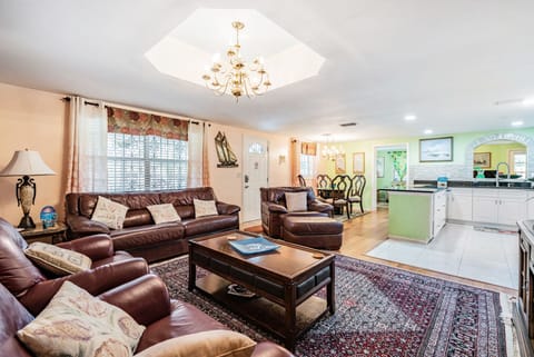 Open floor plan great for families and friends