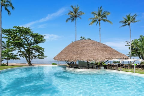 4 outdoor pools, open 8 AM to 8 PM, free cabanas, pool umbrellas