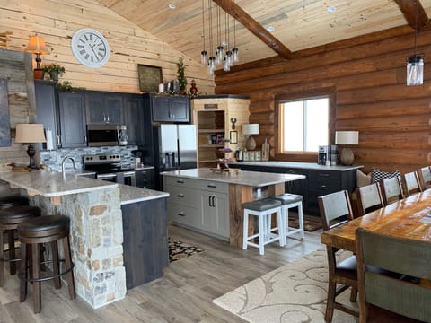 Fully furnished kitchen