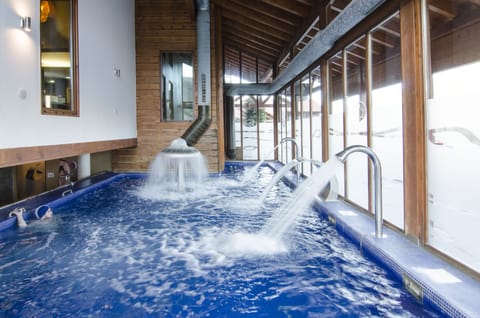 Sauna, hot tub, steam room, Turkish bath, body treatments, facials
