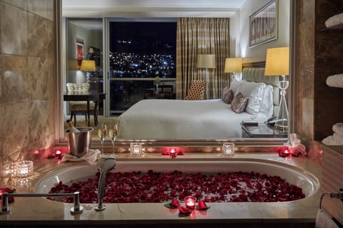 Tower Wing, Luxury Room, 1 King Bed, Mountain View | Egyptian cotton sheets, premium bedding, down comforters