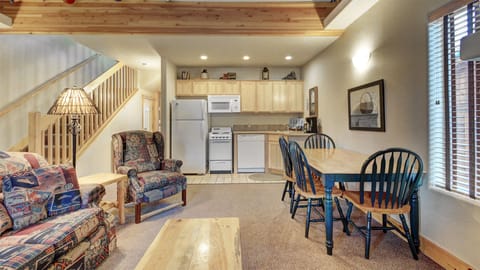 Premium Suite, Private Bathroom (2 Bedroom Suite) No Pets | Bed sheets