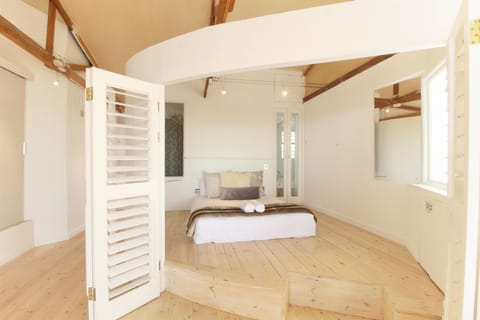 Comfort Apartment, 1 Queen Bed, Non Smoking | 1 bedroom, desk, iron/ironing board, free WiFi