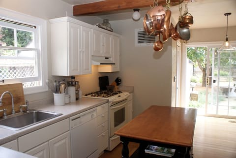 Kitchen area with Center Island