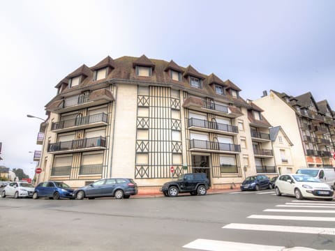 Building, Residential Area, Architecture, Neighbourhood, Property, Urban Area, Human Settlement, Town, City, Apartment
