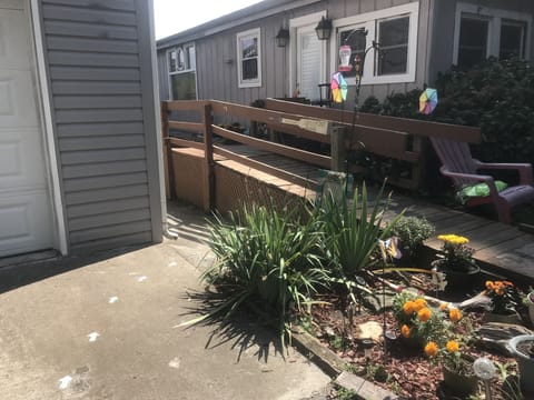 Arrows on the cement walkway guide you up to Lakefront Serenity entrance