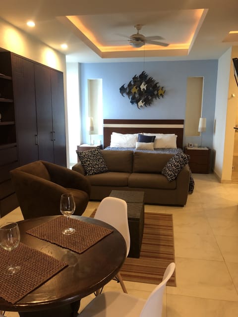 A perfect vacation getaway!  A cozy and comfortable contemporary studio condo. 