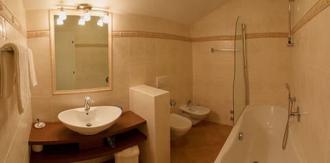 Free toiletries, hair dryer